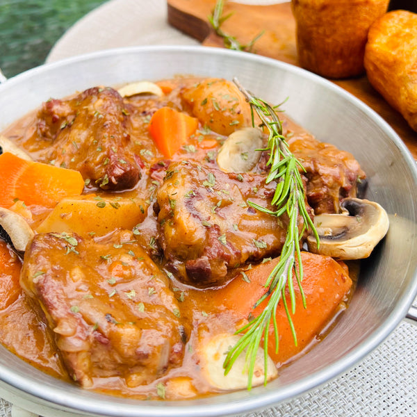 法式紅酒燉牛肉配香蒜約克郡布丁 | Le bœuf Bourguignon With Garlic Yorkshire Pudding